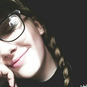 Meet your Posher, Leeann